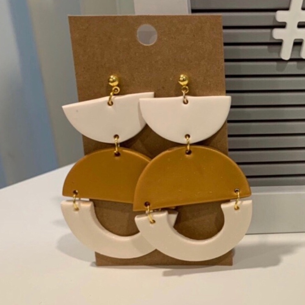White & Gold half circles handmade clay earrings - Picture 2 of 2